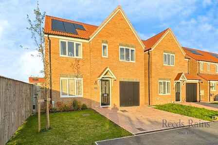 Bracken Way, 5 bedroom Detached House for sale, £330,000