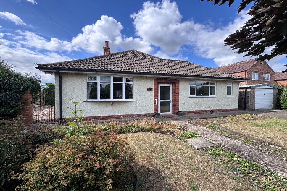 Main image of 3 bedroom Detached Bungalow for sale, Main Street, Kellington, North Yorkshire, DN14