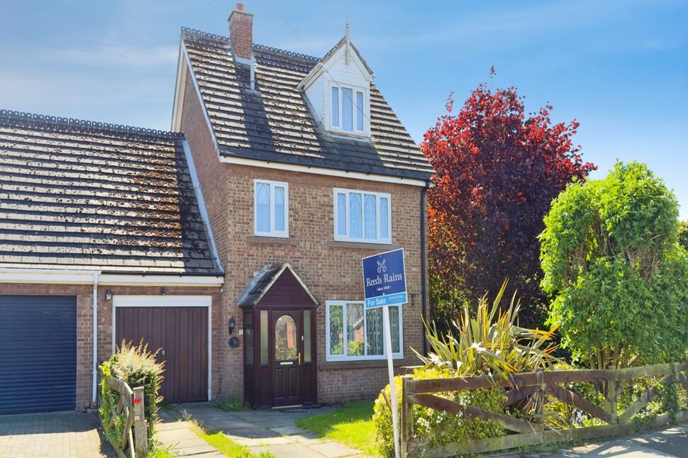 Main image of 5 bedroom Link Detached House for sale, Finkle Street, Hensall, North Yorkshire, DN14