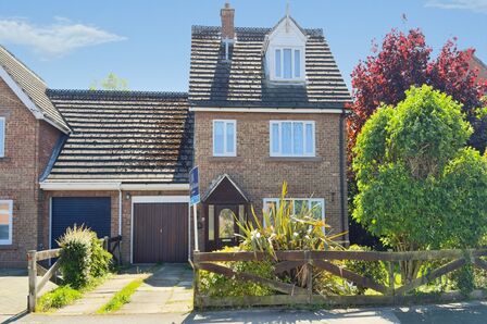 5 bedroom Link Detached House for sale