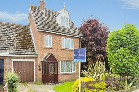 5 bedroom Link Detached House for sale