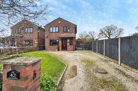 Park Lane, 3 bedroom Detached House for sale, &pound;270,000