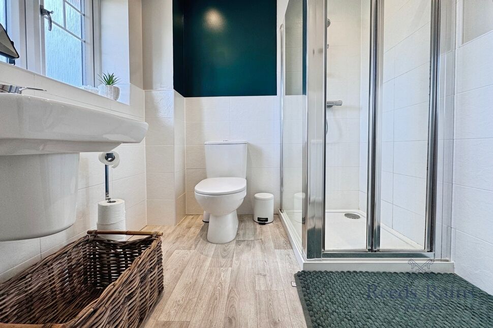En-Suite Bathroom