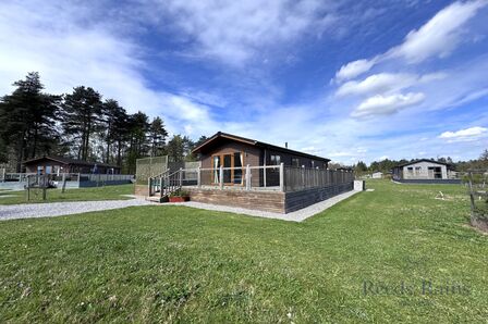 2 bedroom Detached Property for sale