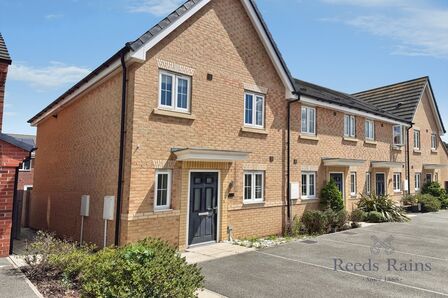3 bedroom Semi Detached House to rent