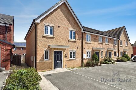3 bedroom Semi Detached House to rent