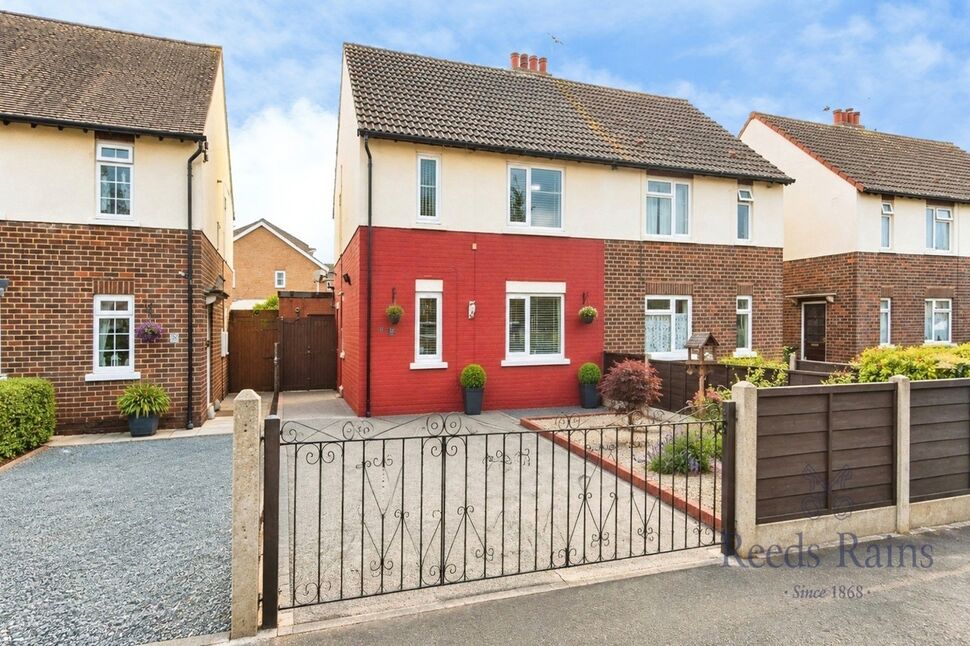 Main image of 3 bedroom Semi Detached House for sale, Abbots Road, Selby, North Yorkshire, YO8