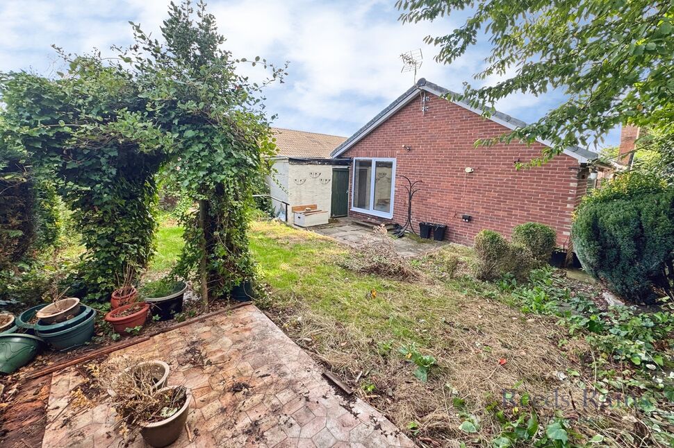 Garden & Parking