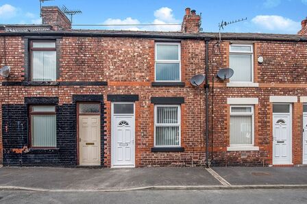 Graham Street, 2 bedroom Mid Terrace House to rent, £700 pcm