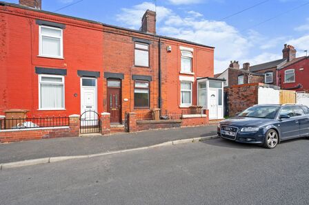 Gower Street, 2 bedroom Mid Terrace House to rent, £750 pcm
