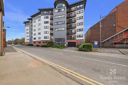 2 bedroom Mid Terrace House to rent