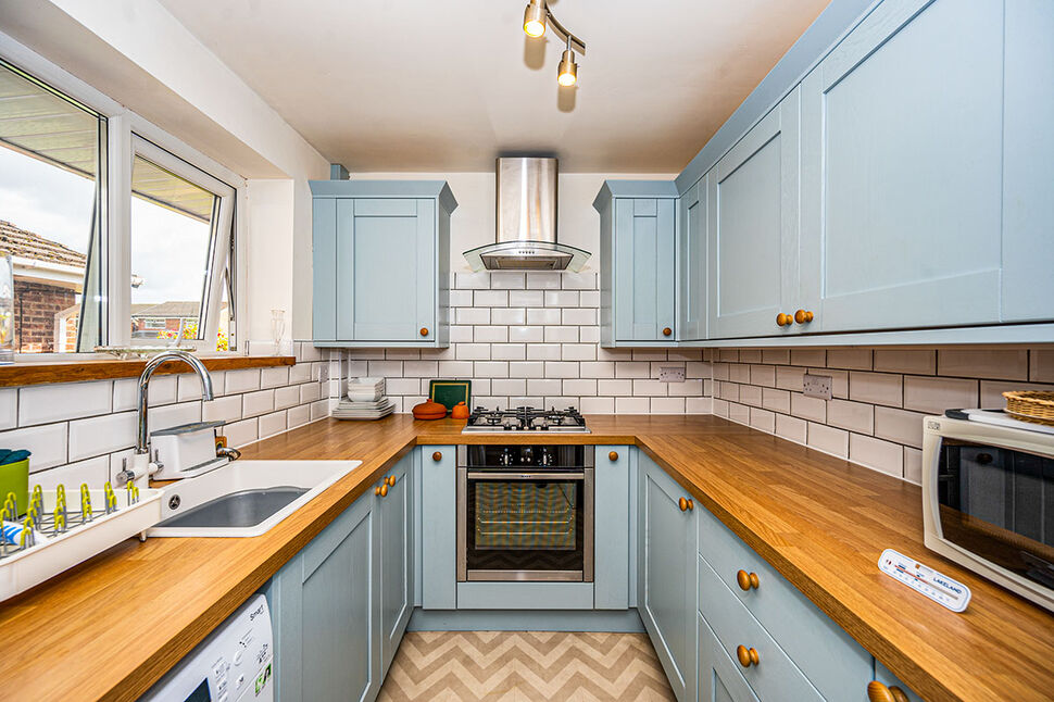 2 bedroom Detached Bungalow for sale, Mayfair Close, Great Sankey, WA5