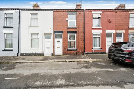 2 bedroom Mid Terrace House to rent