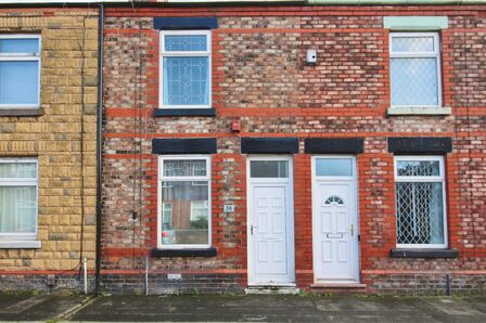 2 bedroom Mid Terrace House to rent
