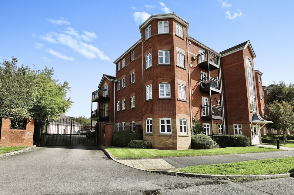 Main image of 2 bedroom  Flat for sale, Washington Drive, Great Sankey, Cheshire, WA5