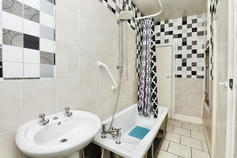 2 bedroom Semi Detached House for sale, Mitchell Street, Stockton Heath, WA4 £220,000