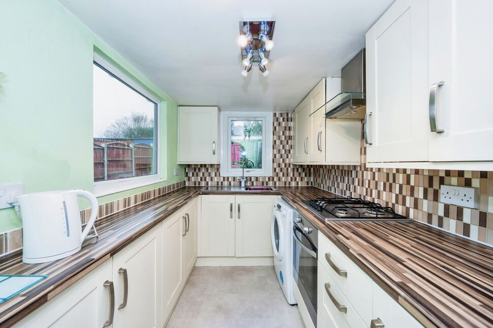 2 bedroom Mid Terrace House for sale, Poplars Avenue, Warrington, WA2
