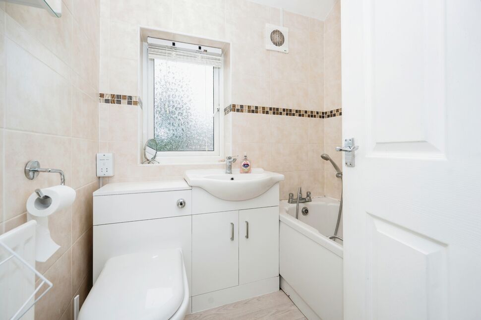 2 bedroom Mid Terrace House for sale, Poplars Avenue, Warrington, WA2