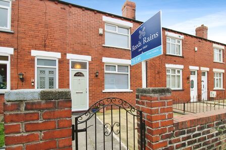 2 bedroom Mid Terrace House to rent