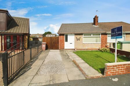 Severn Close, 2 bedroom Semi Detached Bungalow for sale, £157,000
