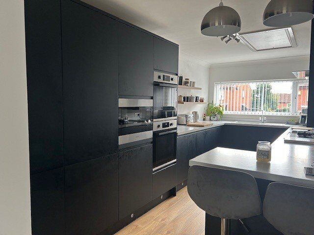Kitchen / Breakfast Area