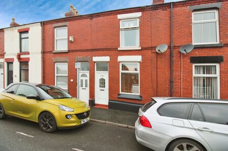 Vincent Street, 3 bedroom Mid Terrace House to rent, £825 pcm