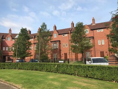 Butts Green, 4 bedroom Mid Terrace House for sale, £300,000
