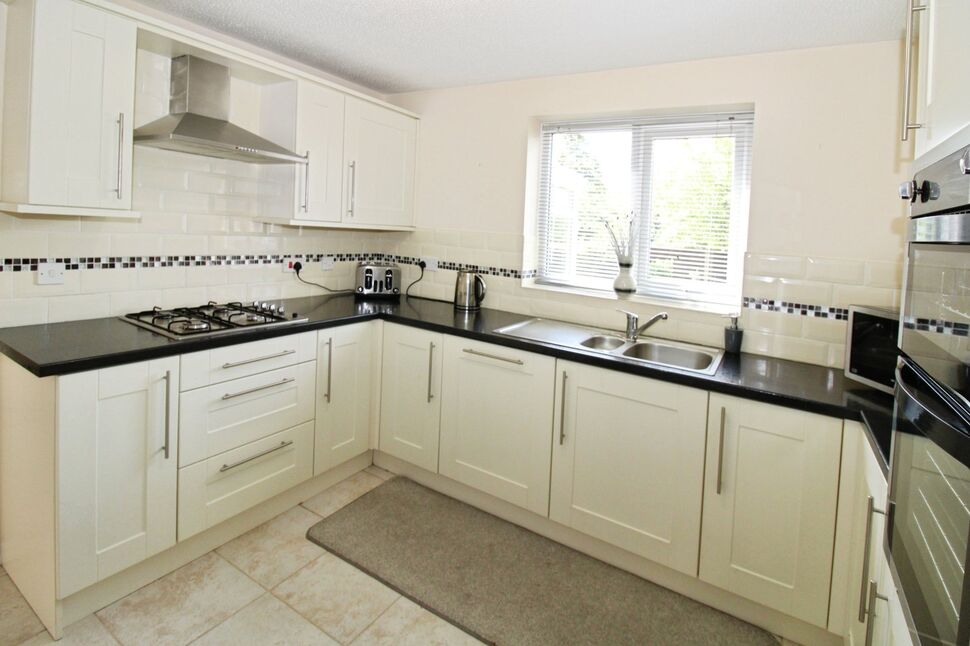 Kitchen / Breakfast Area