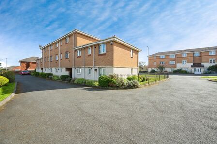 Newton Road, 1 bedroom  Flat for sale, £48,750