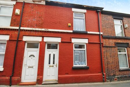 3 bedroom Mid Terrace House for sale