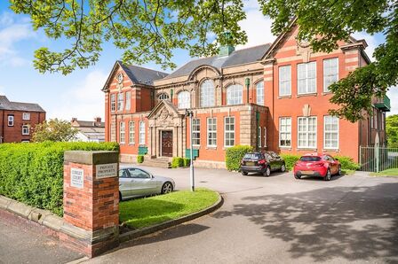 Cowley Court, 1 bedroom  Flat for sale, £90,000