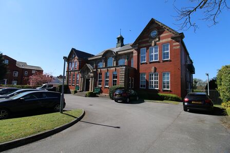 1 bedroom  Flat for sale