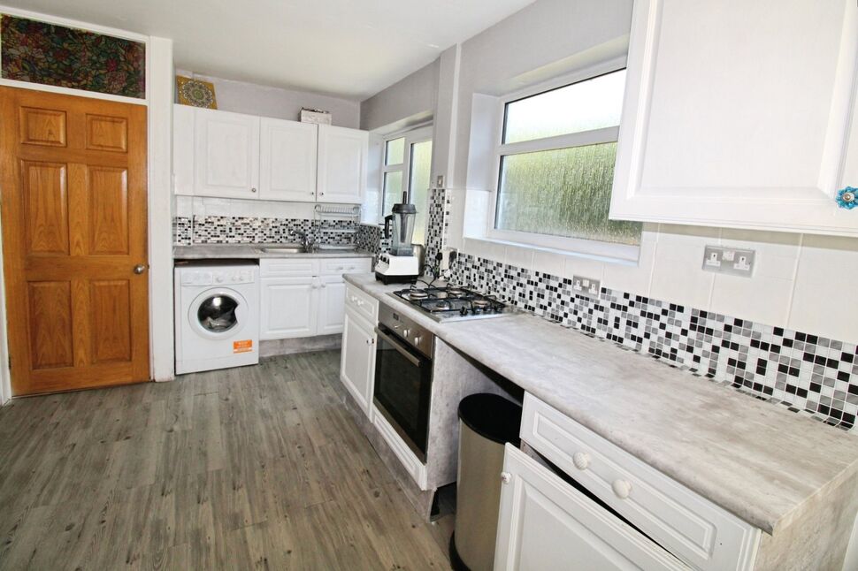 Kitchen / Breakfast Area