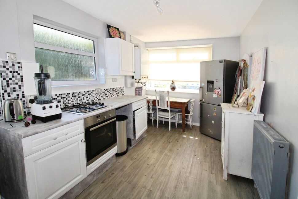 Kitchen / Breakfast Area