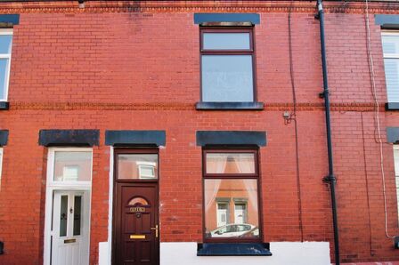 Vincent Street, 3 bedroom Mid Terrace House to rent, £825 pcm