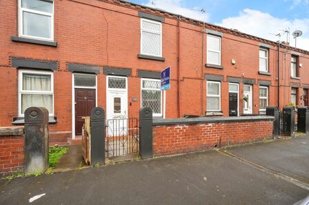 2 bedroom Mid Terrace House for sale