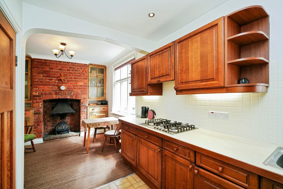 Kitchen / Breakfast Area