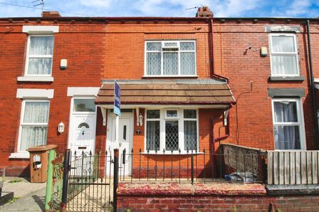 3 bedroom Mid Terrace House for sale