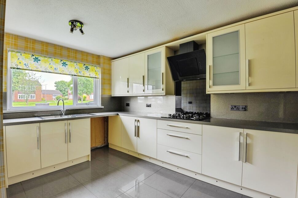 Kitchen / Breakfast Area