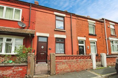 Fry Street, 2 bedroom Mid Terrace House for sale, £110,000