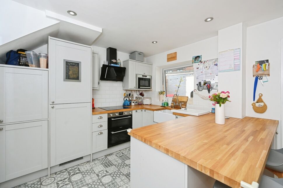 Kitchen / Dining Area