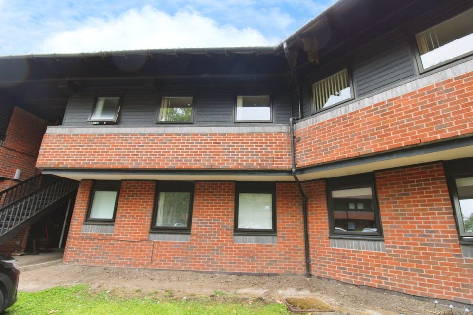 Main image of 2 bedroom Flat for sale, Hamnett Court, Birchwood, Cheshire, WA3