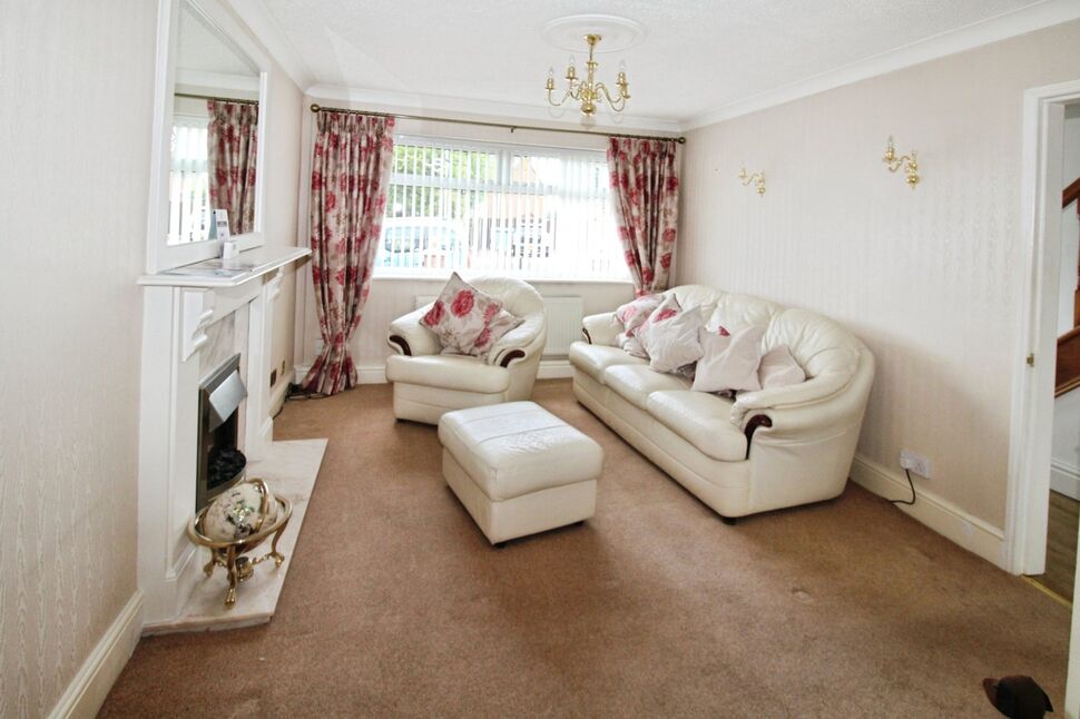 Lounge / Dining Area