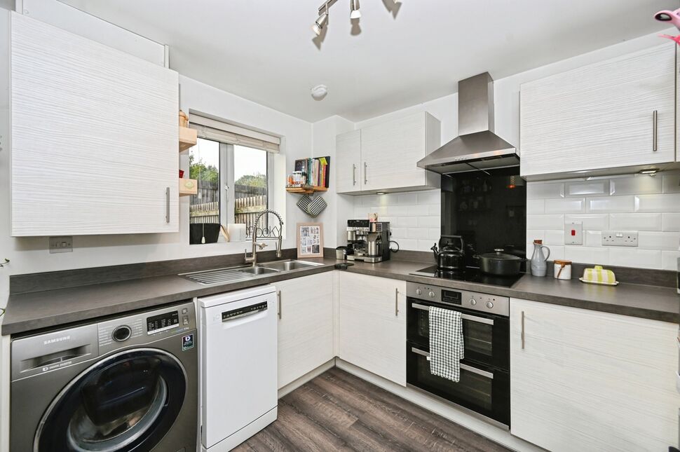 Kitchen / Dining Area