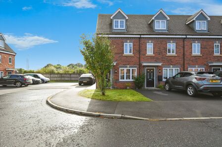 3 bedroom End Terrace House for sale