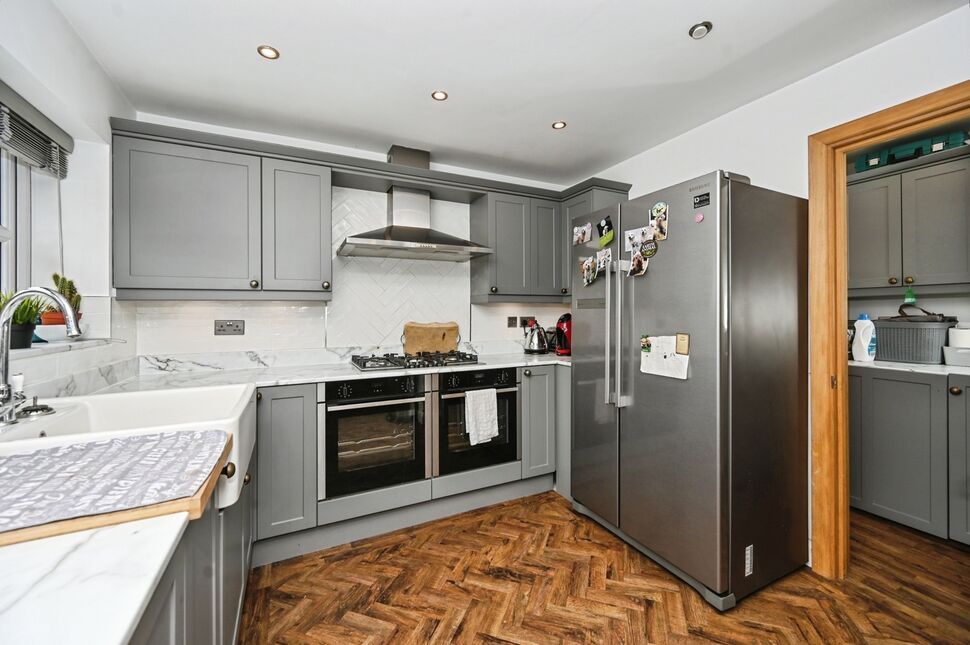 Kitchen / Dining Area