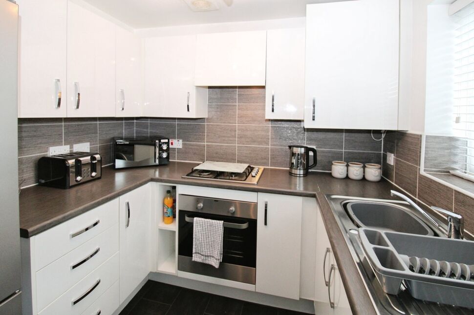 Kitchen / Dining Area