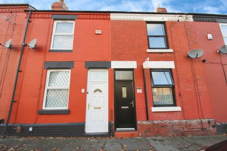 Sutton Heath Road, 3 bedroom Mid Terrace House to rent, £850 pcm