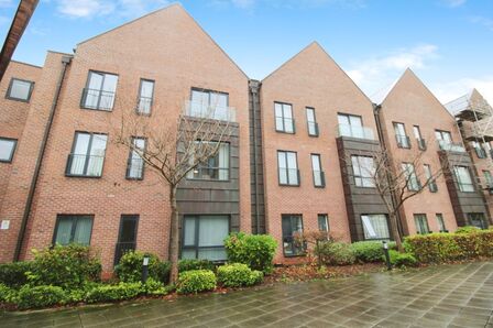 Sturgess Street, 2 bedroom  Flat for sale, £120,000