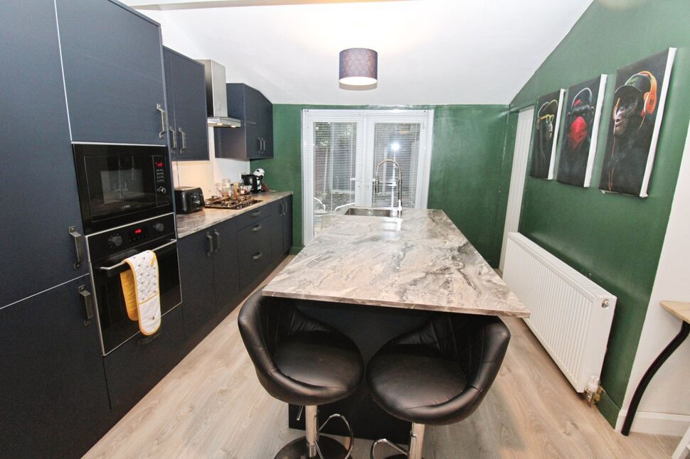 Kitchen / Breakfast Area